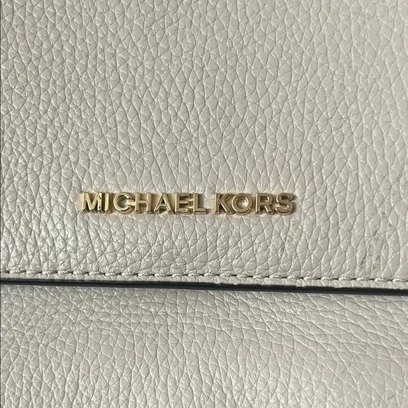 EUC Michael Kors Blush Pink Leather Crossbody Bag - Picture 2 of 16